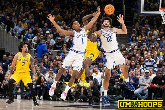 Elliot Cadeau (3) and L.J. Cason (2)