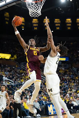 Trey McKenney (1) and Morez Johnson Jr. (21)