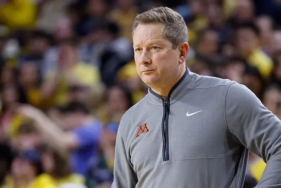 Minnesota Head Coach Niko Medved