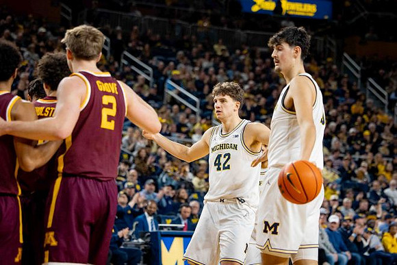 Will Tschetter (42) and Aday Mara (15)