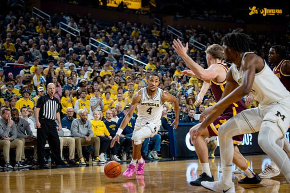 Nimari Burnett (4) and Morez Johnson Jr. (21)