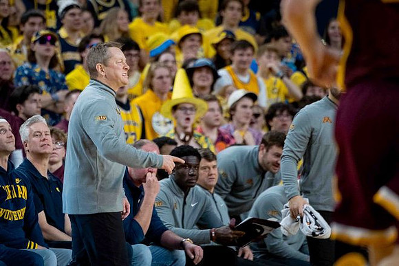 Minnesota Head Coach Niko Medved