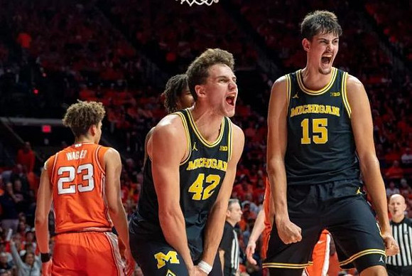 Morez Johnson Jr. (21), Will Tschetter (42), and Aday Mara (15)