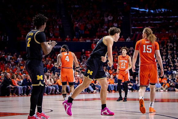 L.J. Cason (2) and Will Tschetter (42)