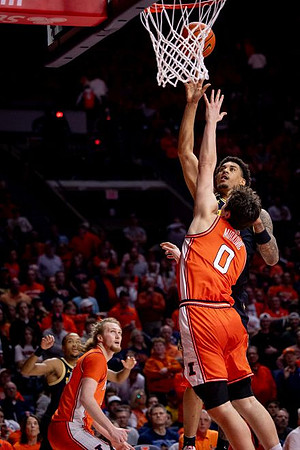 Nimari Burnett (4) and Yaxel Lendeborg (23)