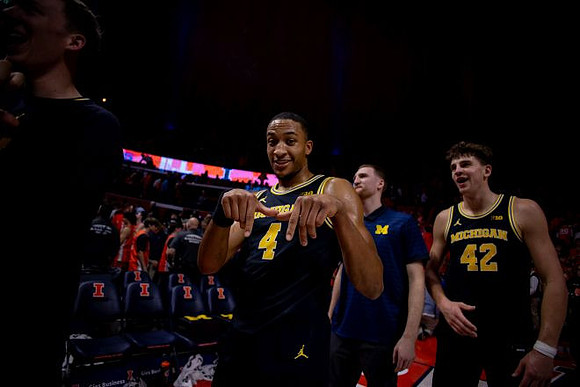 Nimari Burnett (4) and Will Tschetter (42)