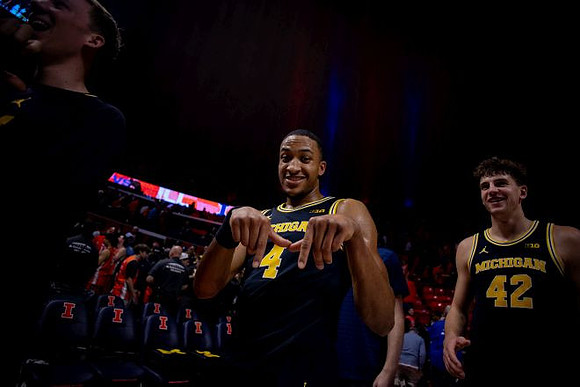 Nimari Burnett (4) and Will Tschetter (42)