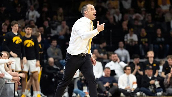 Iowa Head Coach Ben McCollum