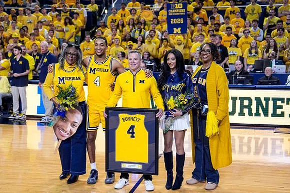 Nimari Burnett (4) and Dusty May