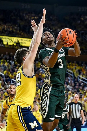 Roddy Gayle Jr. (11) and Will Tschetter (42)
