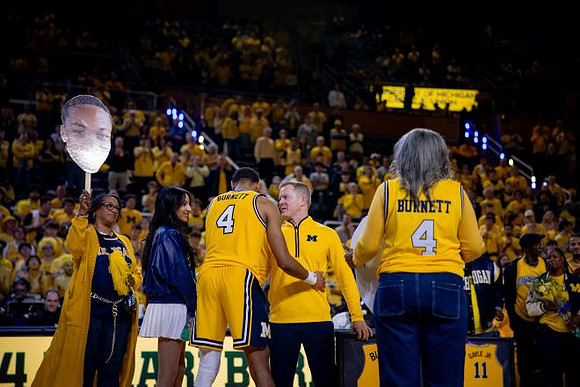Nimari Burnett (4) and Dusty May