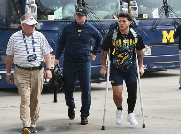 Jim Harbaugh and Blake Corum (2)