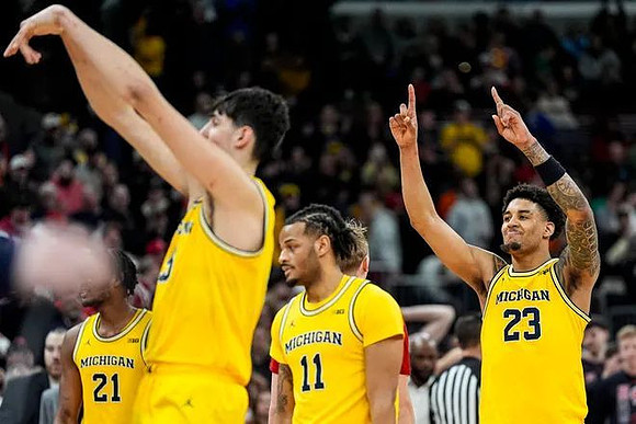 Morez Johnson Jr. (21), Aday Mara (15), Roddy Gayle Jr. (11), and Yaxel Lendeborg (23)