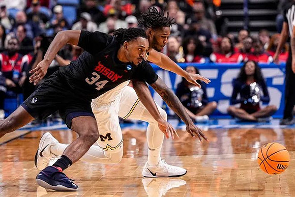 Morez Johnson Jr. (21)