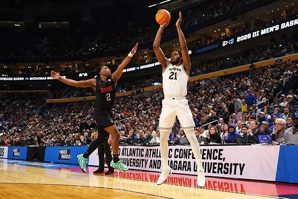Morez Johnson Jr. (21)