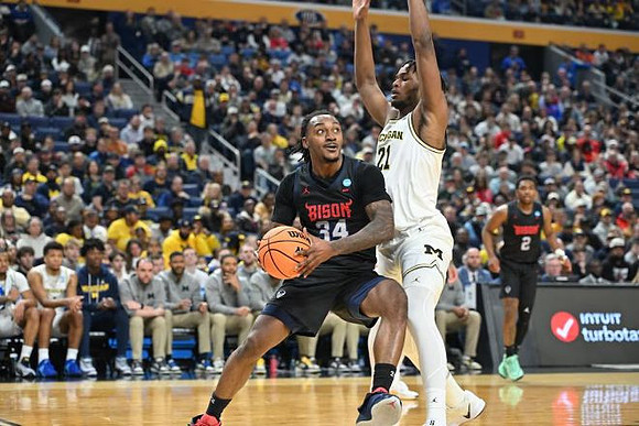Morez Johnson Jr. (21)