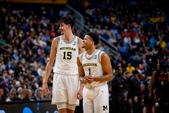 Aday Mara (15) and Trey McKenney (1)
