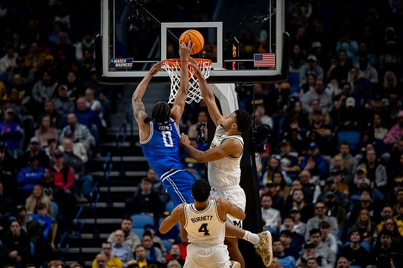 Nimari Burnett (4) and Trey McKenney (1)