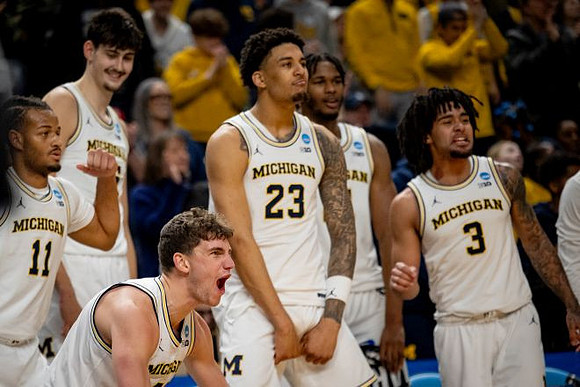Roddy Gayle Jr. (11), Will Tschetter (42), Aday Mara (15), Yaxel Lendeborg (23), Morez Johnson Jr. (21), and Elliot Cadeau (3)