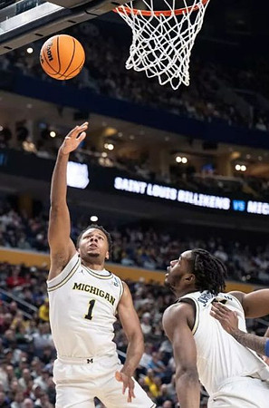 Trey McKenney (1) and Morez Johnson Jr. (21)