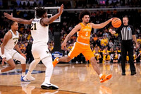 Nimari Burnett (4) and Morez Johnson Jr. (21)