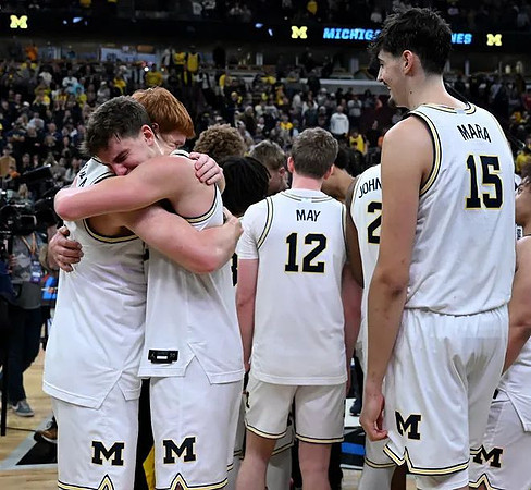 Oscar Goodman (5), Will Tschetter (42), Charlie May (12), Morez Johnson Jr. (21), and Aday Mara (15)