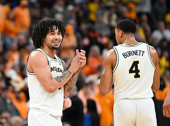 Elliot Cadeau (3) and Nimari Burnett (4)