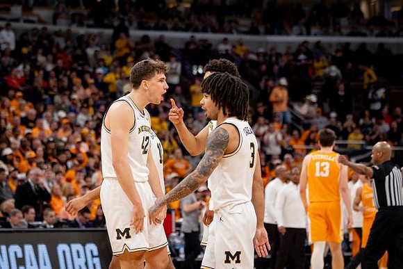 Will Tschetter (42) and Elliot Cadeau (3)