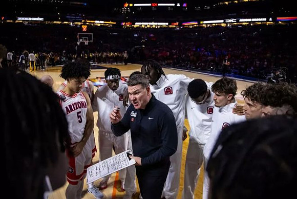 Arizona Head Coach Tommy Lloyd