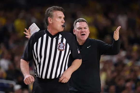 Arizona Head Coach Tommy Lloyd