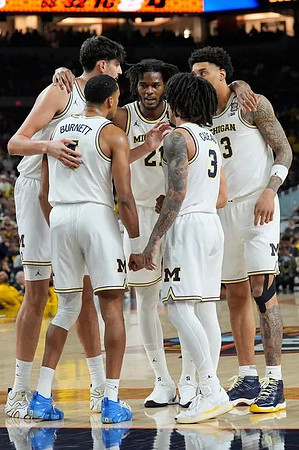 Aday Mara (15), Nimari Burnett (4), Morez Johnson Jr. (21), Elliot Cadeau (3), and Yaxel Lendeborg (23)