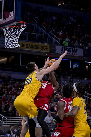 Vladislav Goldin (50) and Rubin Jones (15)