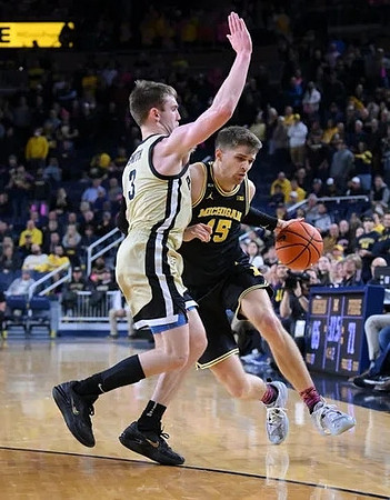 Joey Baker (15)