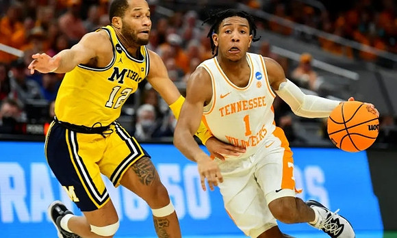 DeVante' Jones (12)