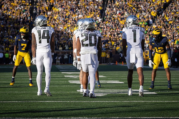 Makari Paige (7) and Aamir Hall (12)