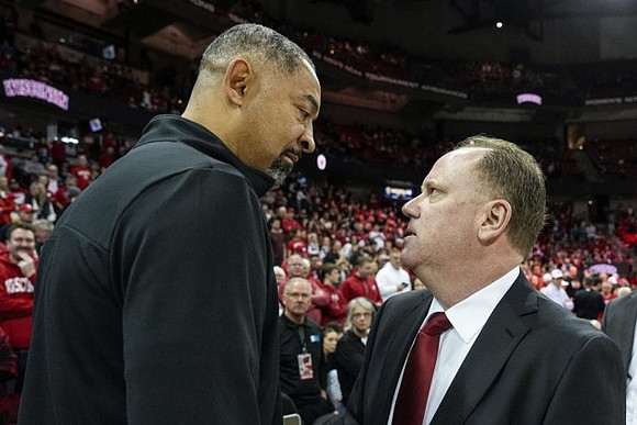 Juwan Howard and Wisconsin Head Coach Greg Gard