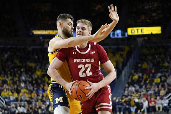 Hunter Dickinson (1)