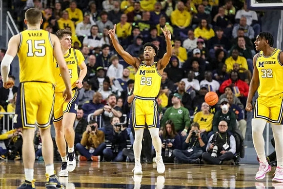 Joey Baker (15), Will Tschetter (42), Jace Howard (25), and Tarris Reed Jr. (32)