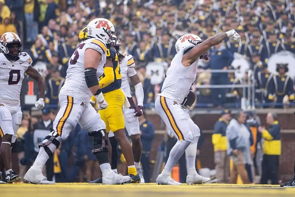 Jyaire Hill (20)