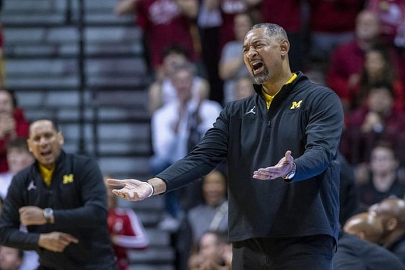 Howard Eisley and Juwan Howard