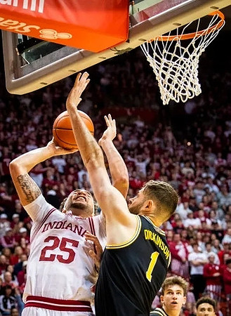 Hunter Dickinson (1) and Will Tschetter (42)