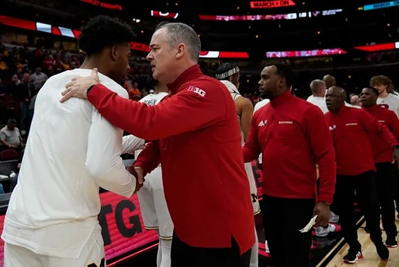 Jace Howard (25) and Rutgers Head Coach Steve Pikiell