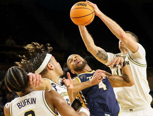 Kobe Bufkin (2), Terrance Williams II (5), and Joey Baker (15)