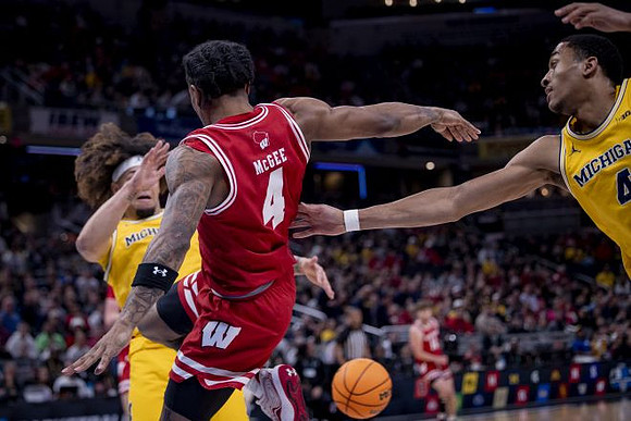 Tre Donaldson (3) and Nimari Burnett (4)