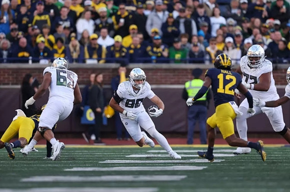 Wesley Walker (13) and Aamir Hall (12)