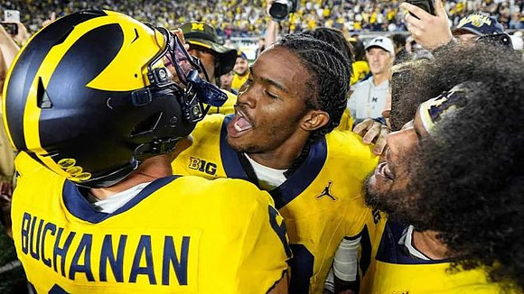 JJ Buchanan (6) and Bryce Underwood (19)