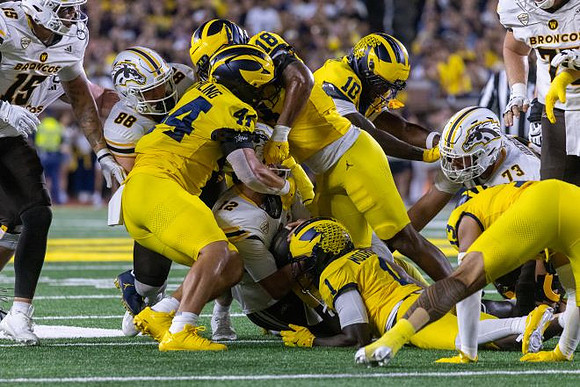 Nathaniel Staehling (44), Troy Bowles (18), Zeke Berry (10), and Rod Moore (1)