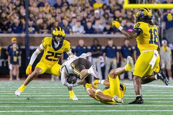 Mason Curtis (25) and Troy Bowles (18)