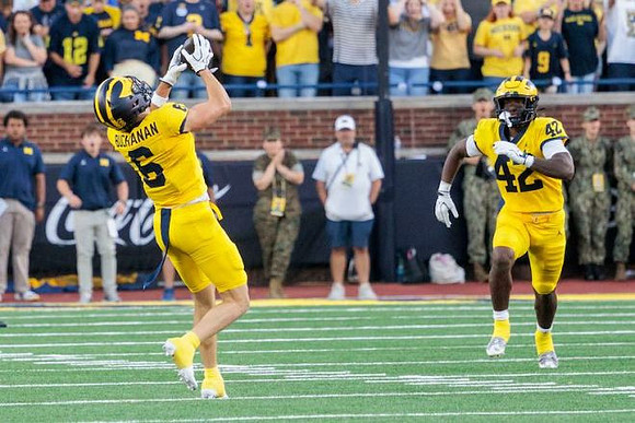 JJ Buchanan (6) and Jalen Hoffman (42)