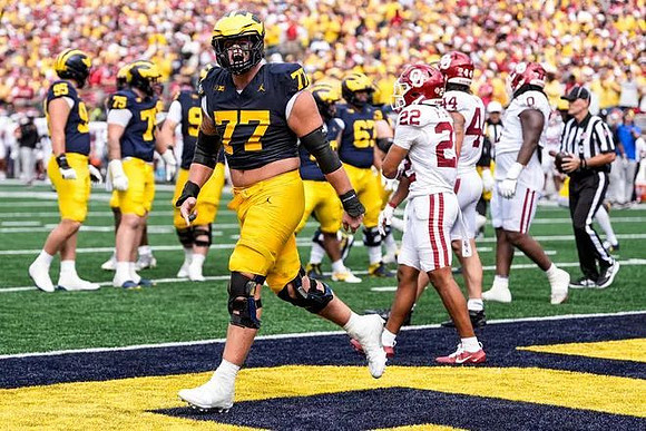 Blake Frazier (77), Marky Walbridge (95), Bobby Kanka (75), and Houston Ka'aha'aina-Torres (67)